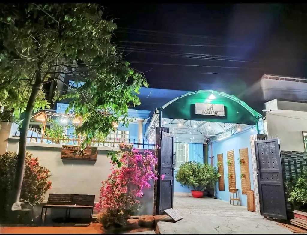 Lá Homestay
